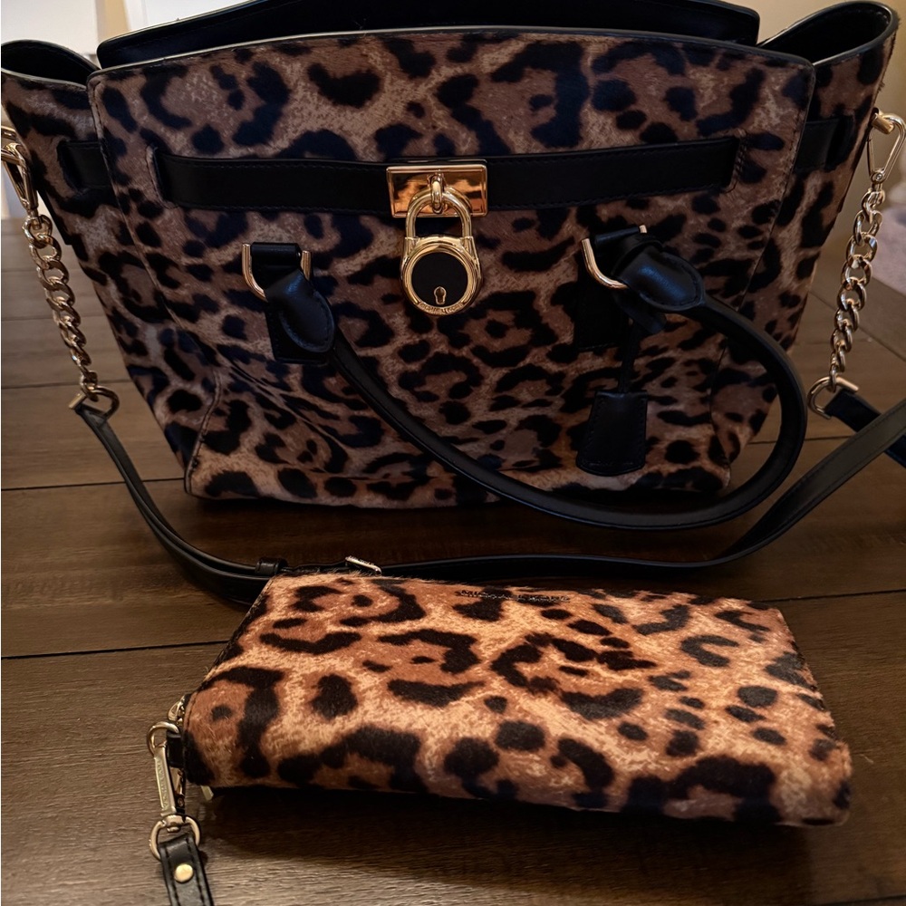 EUC Michael Kors Leopard Print Shoulder Bag Set With Wallet
